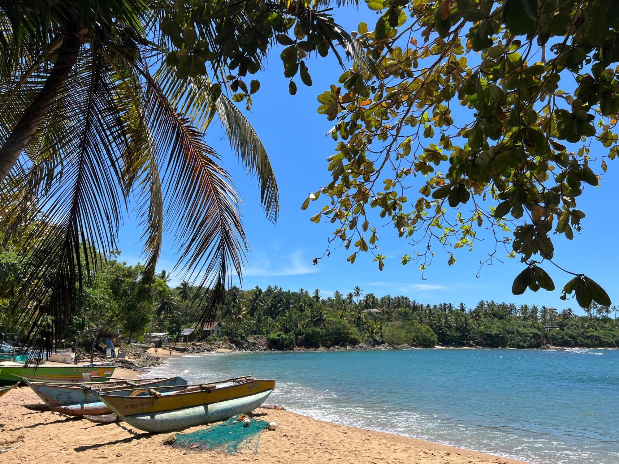 Into The Blue - Yoga Included & Walk To 3 Beaches Tangalle Exterior photo